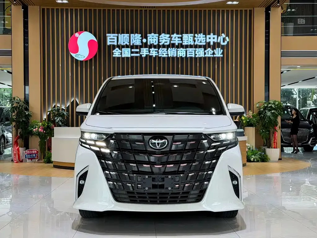 Toyota Alphard 2024 из CN, фото 2