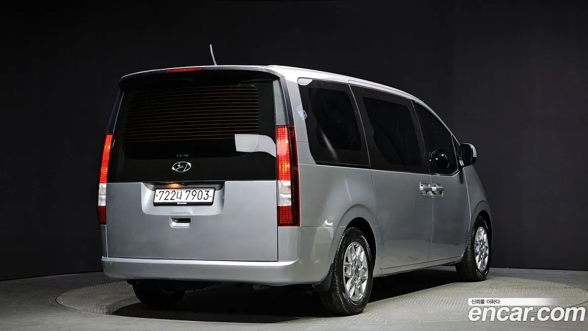 Hyundai Staria — фото 2