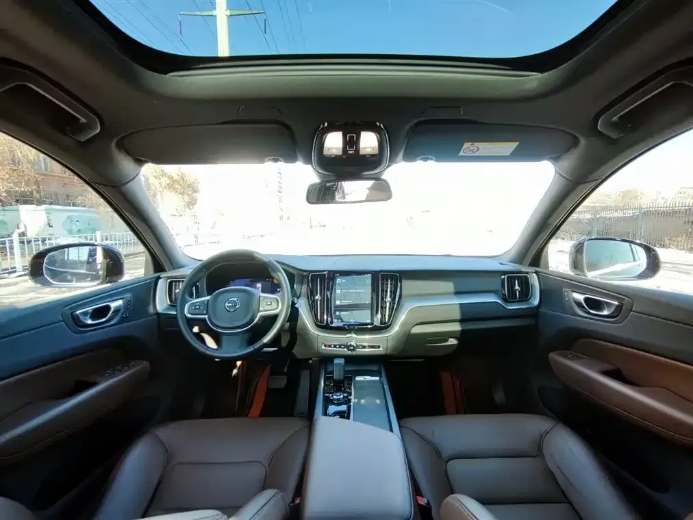 Volvo XC60 2023 из CN, фото 9