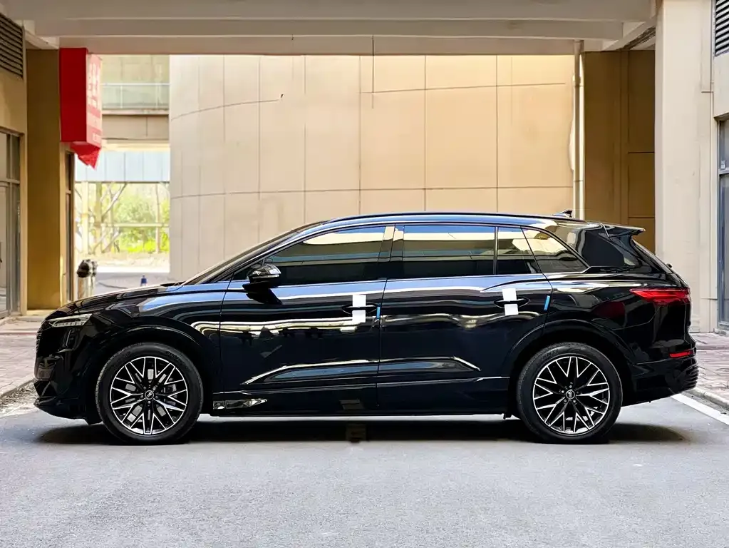 Audi Q5 e-tron 2024 из CN, фото 7