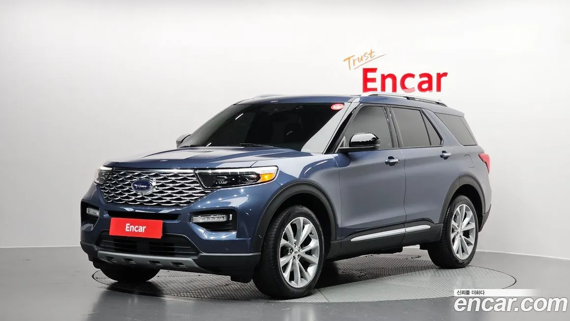 Ford Explorer — фото 1