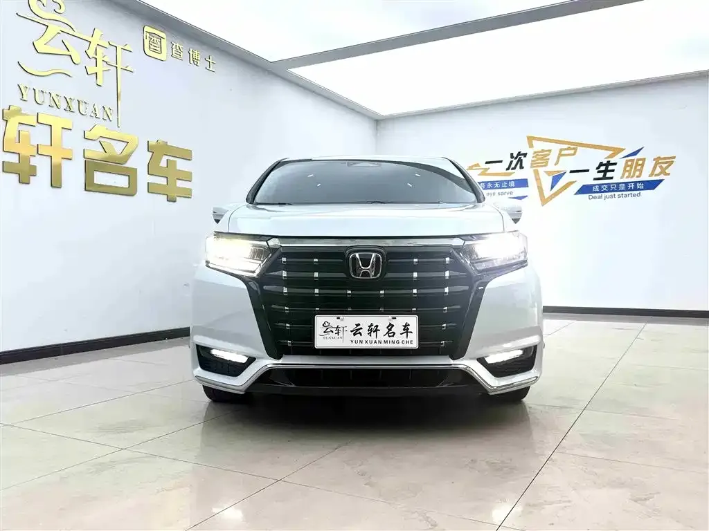 Honda Elysion 2024 из CN, фото 2