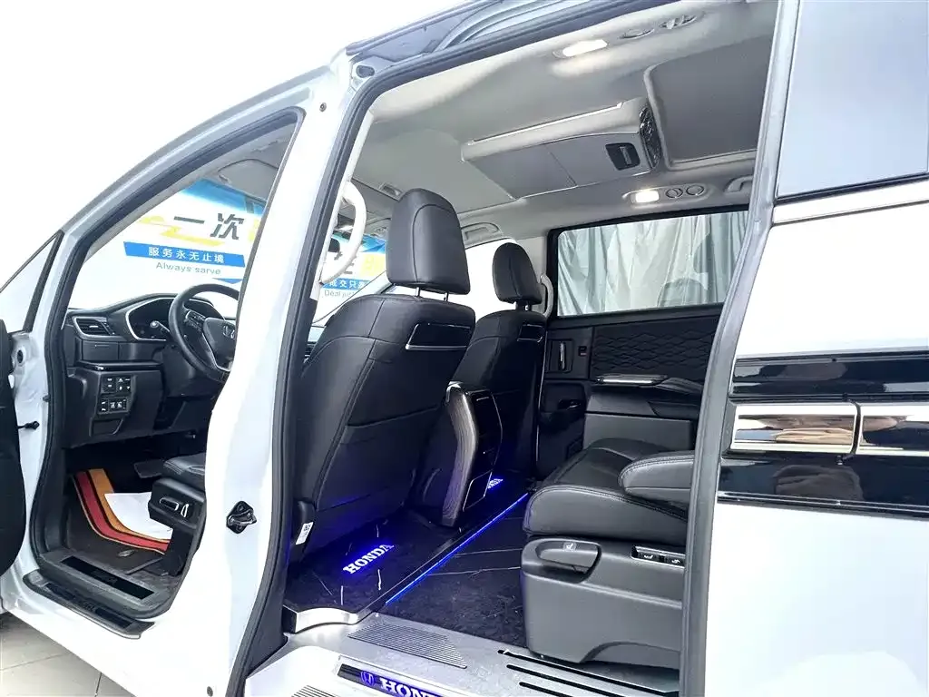 Honda Elysion 2024 из CN, фото 9