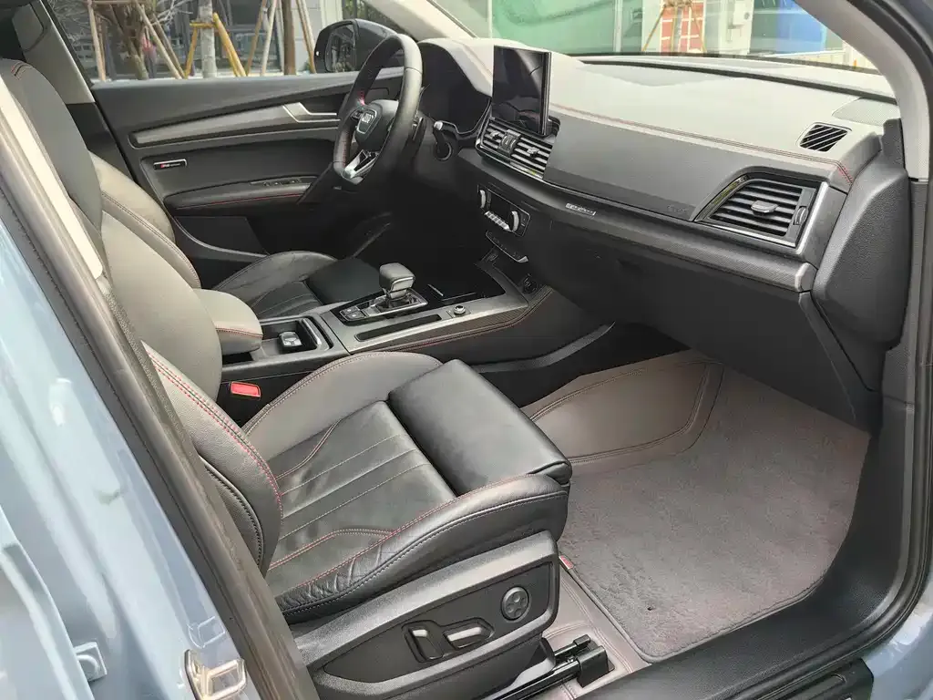 Audi Q5L 2021 из CN, фото 10