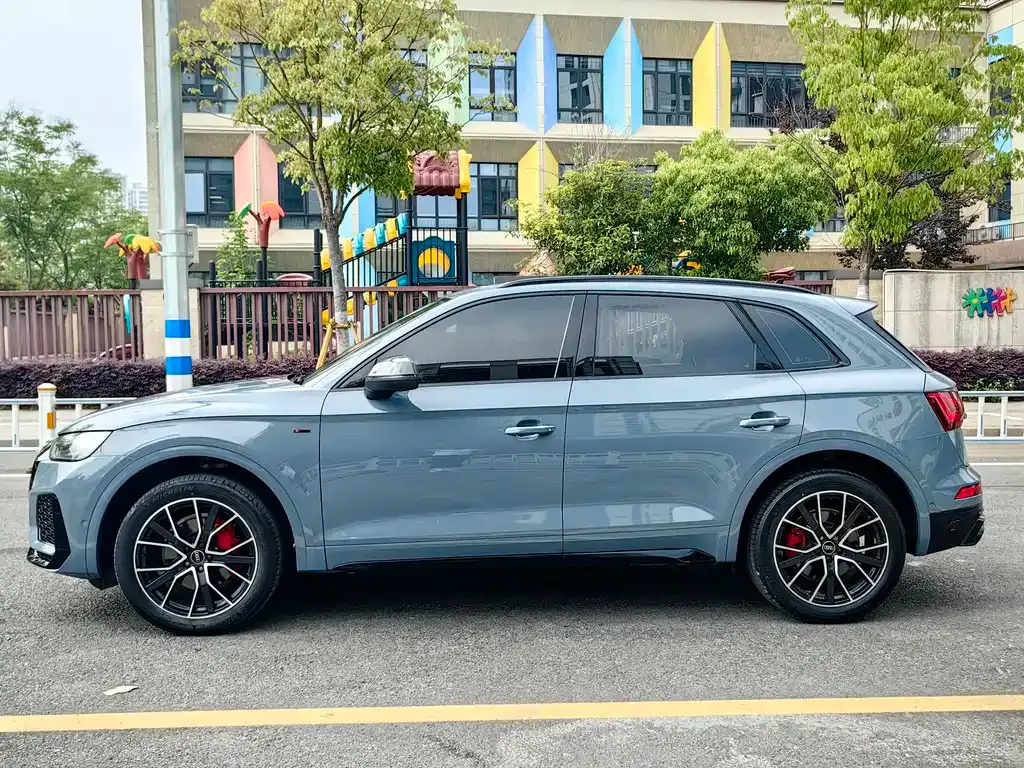 Audi Q5L 2021 из CN, фото 4