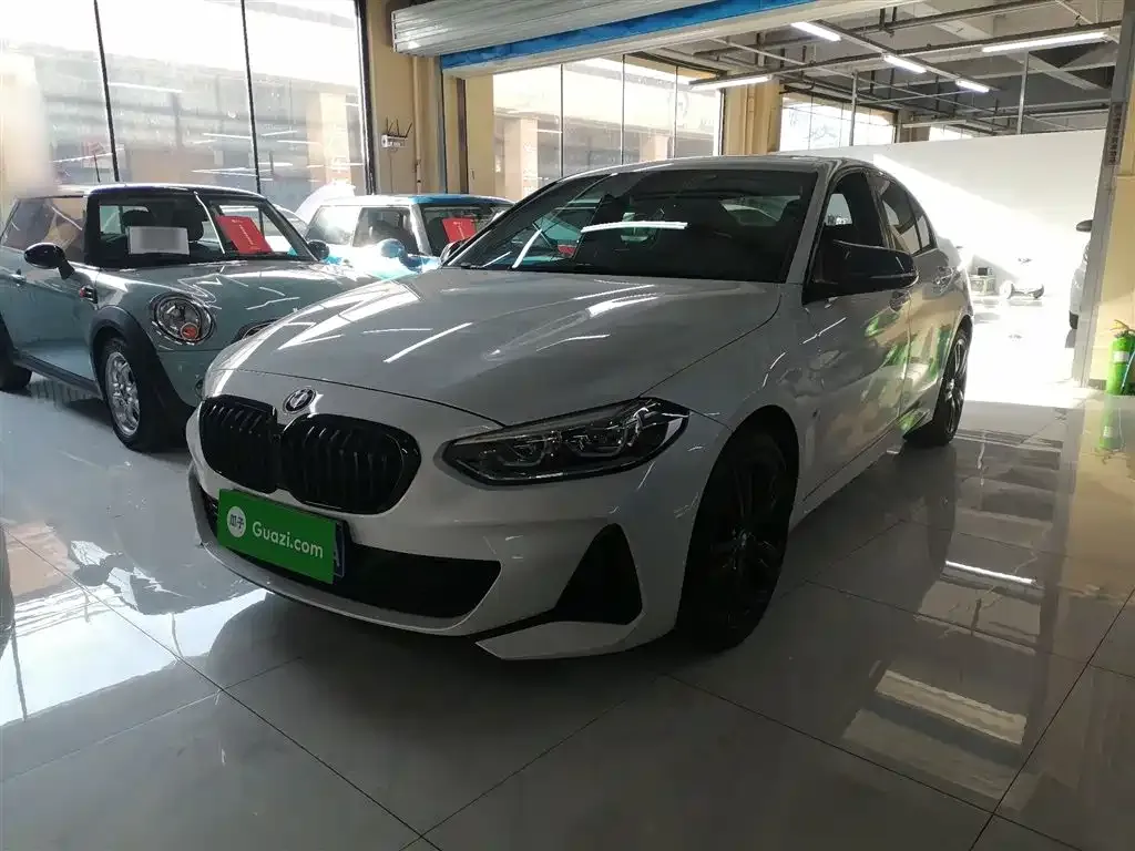 BMW 1 Series 2021 из CN, фото 1