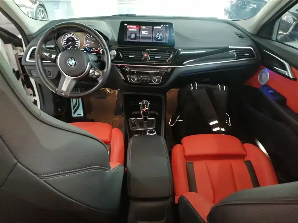 BMW 1 Series 2021 из CN, фото 10