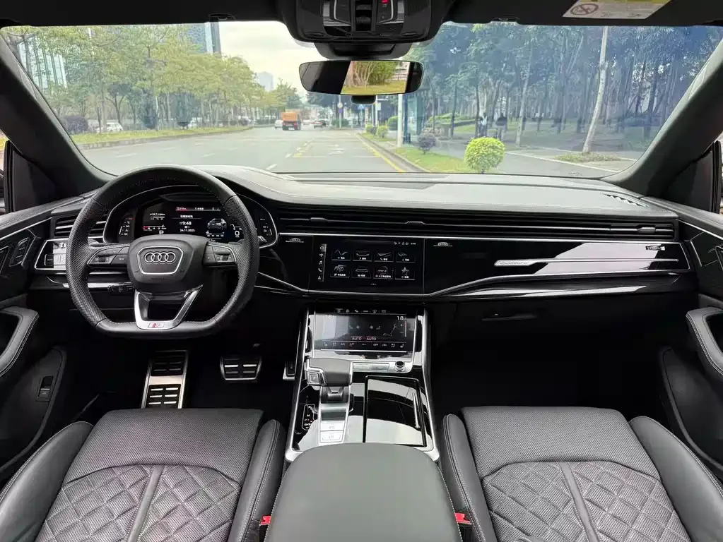 Audi Q8 2021 из CN, фото 7