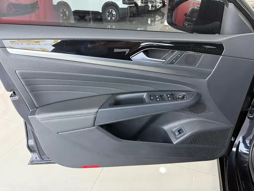 Volkswagen Passat 2024 из CN, фото 9