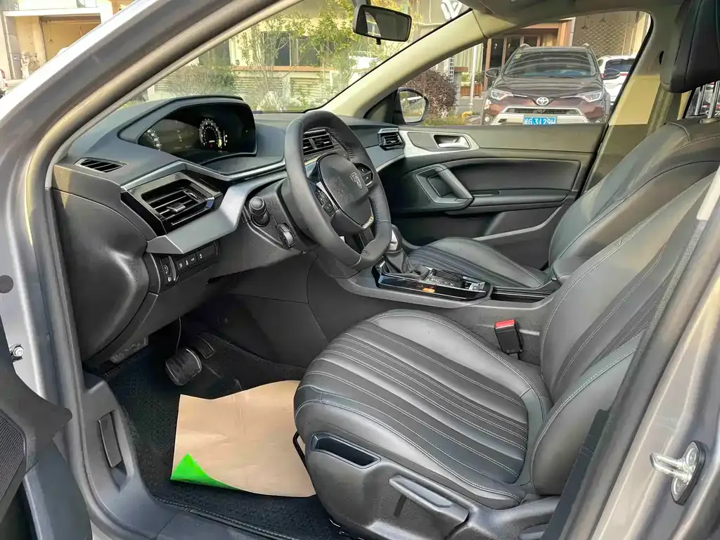 Peugeot 408 2023 из CN, фото 4