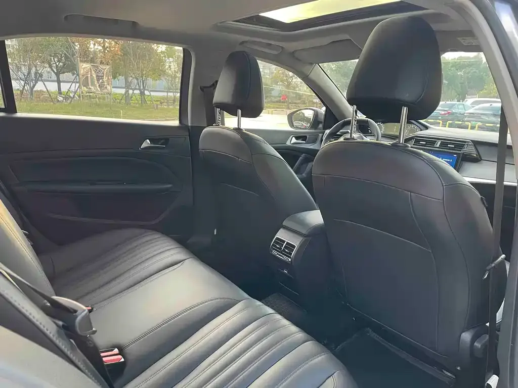 Peugeot 408 2023 из CN, фото 7