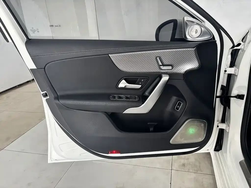 Mercedes-Benz A-Class 2024 из CN, фото 10