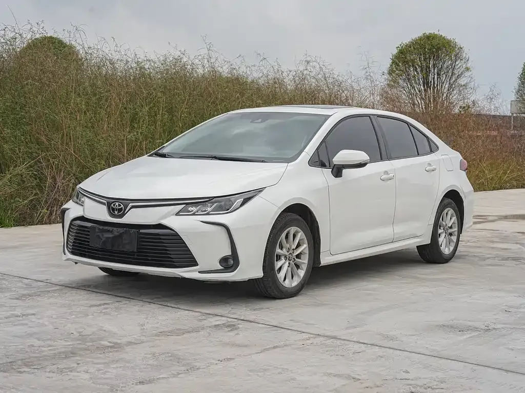 Toyota Corolla 2023 из CN, фото 1