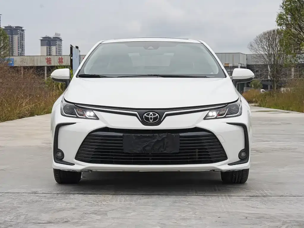 Toyota Corolla 2023 из CN, фото 2