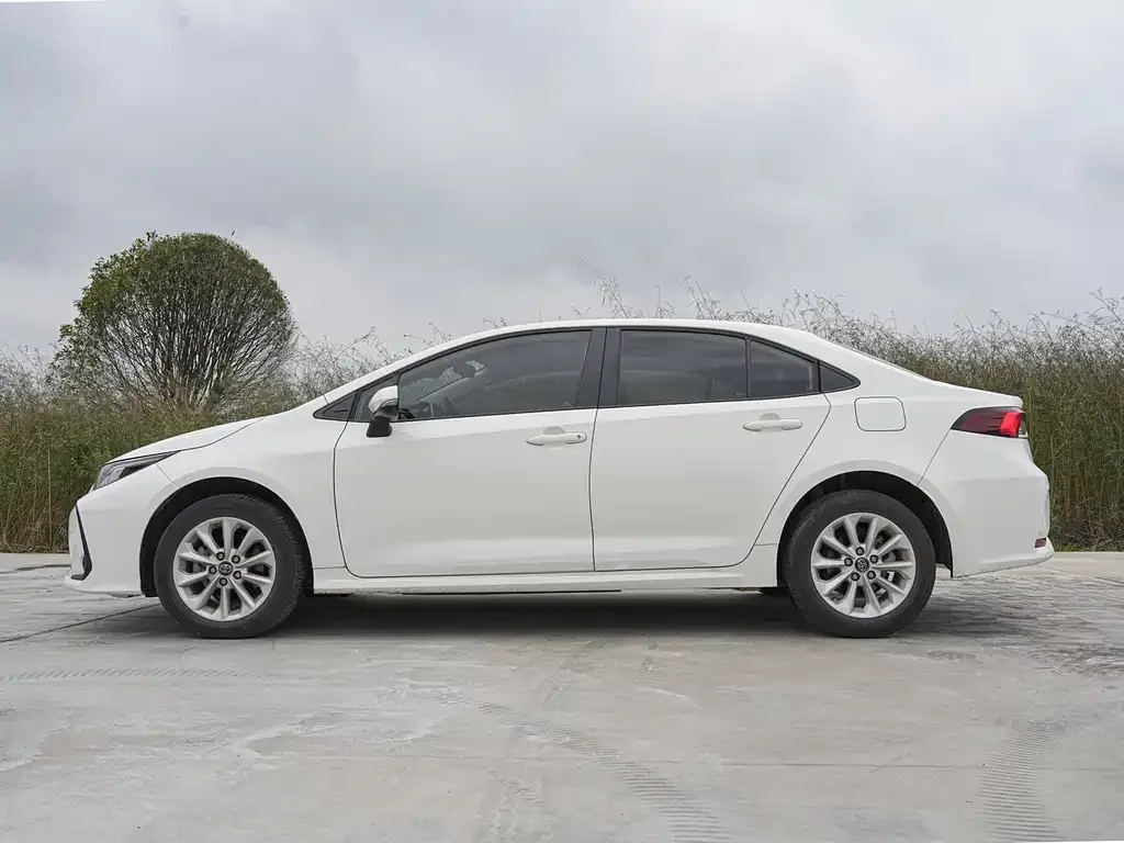 Toyota Corolla 2023 из CN, фото 4