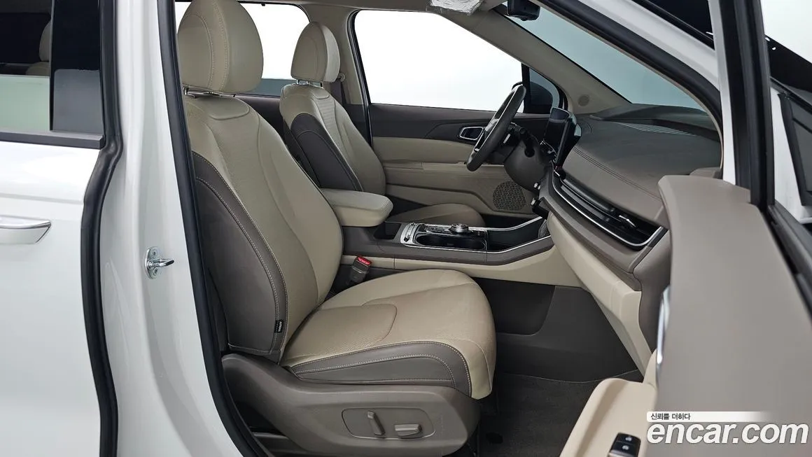 Kia Carnival — фото 10