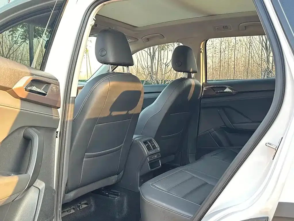 Volkswagen Tharu 2022 из CN, фото 9