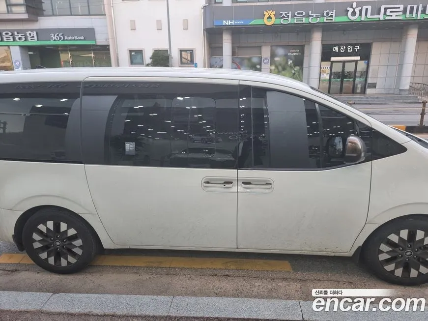 Hyundai Staria — фото 3
