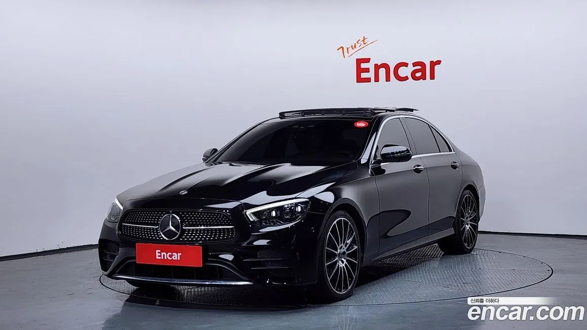 Mercedes-Benz E-Class — фото 1