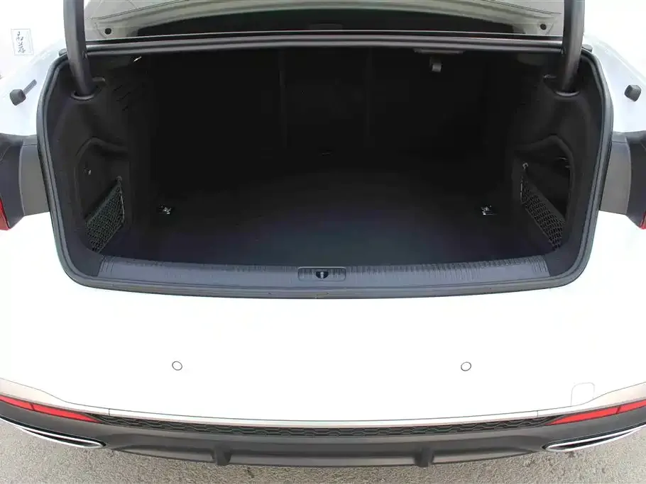 Audi A4L 2021 из CN, фото 6
