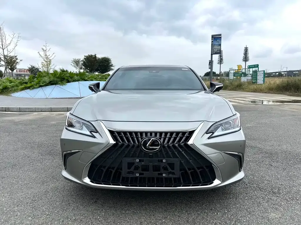 Lexus ES 2022 из CN, фото 2