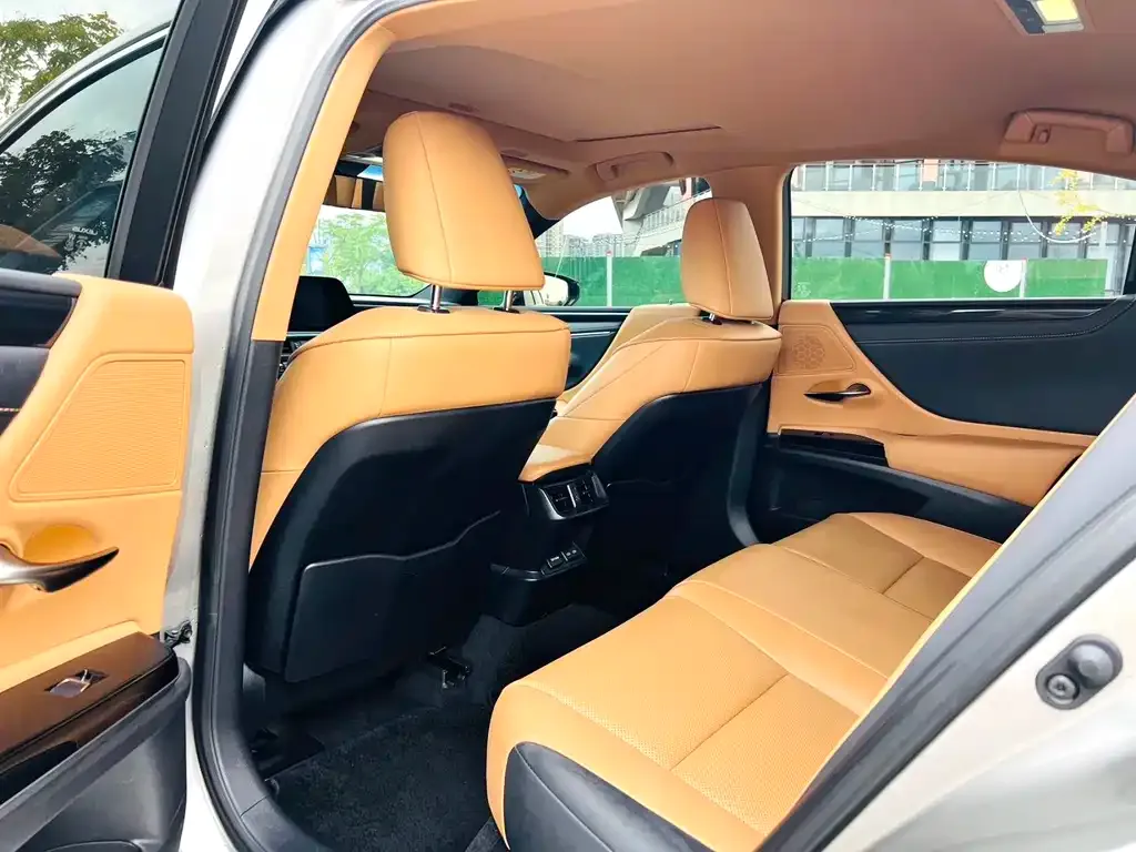 Lexus ES 2022 из CN, фото 8