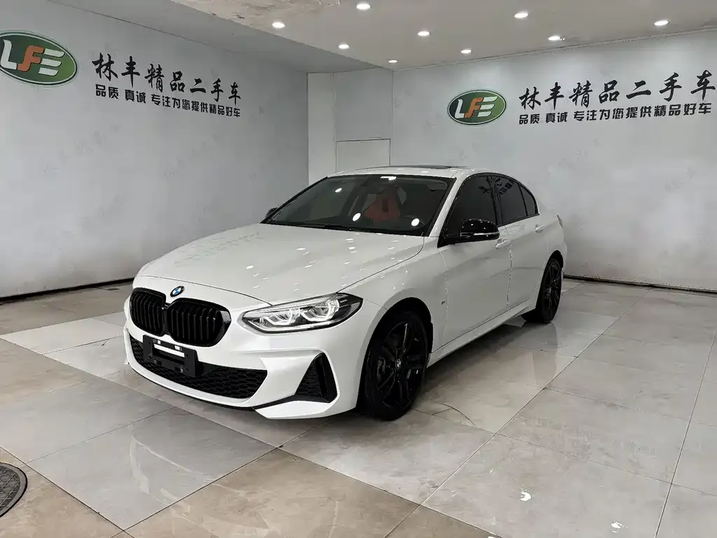 BMW 1 Series 2024 из CN, фото 1