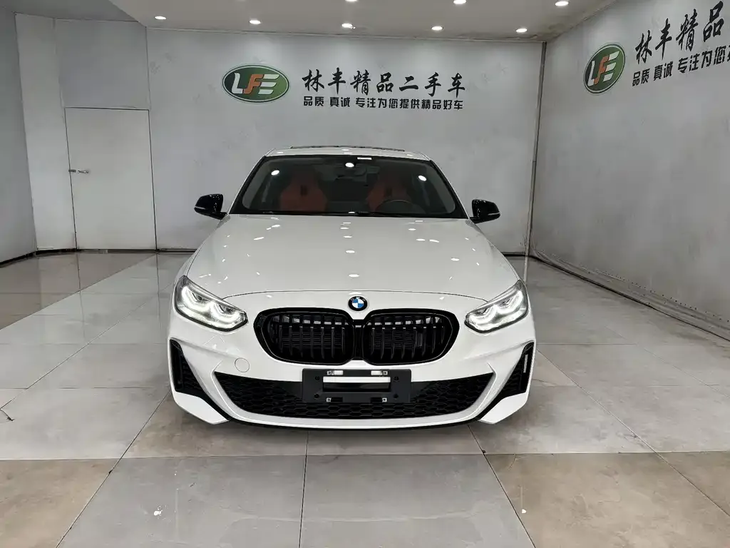 BMW 1 Series 2024 из CN, фото 3