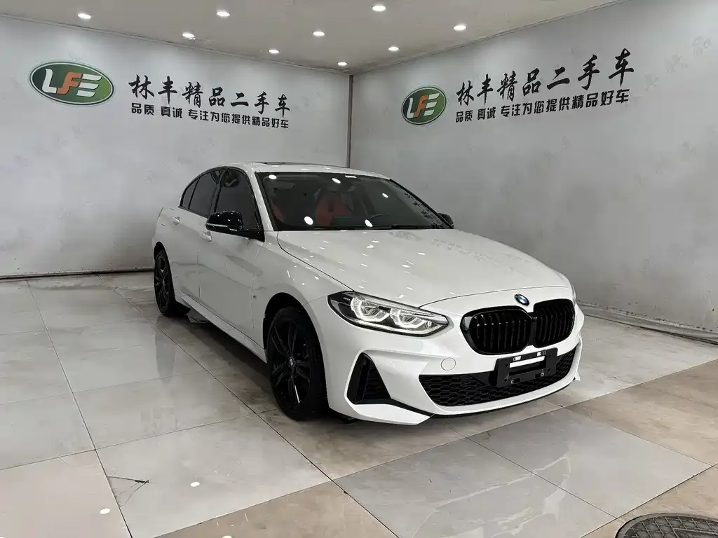 BMW 1 Series 2024 из CN, фото 4
