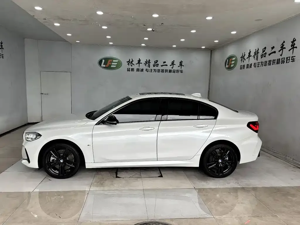 BMW 1 Series 2024 из CN, фото 5