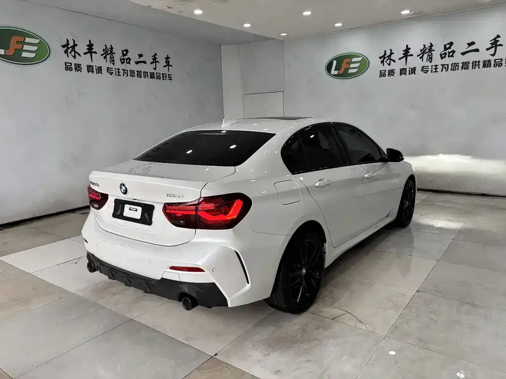 BMW 1 Series 2024 из CN, фото 6