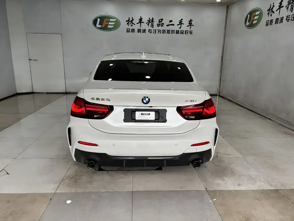 BMW 1 Series 2024 из CN, фото 7