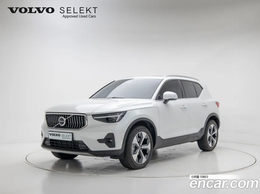 Volvo XC40 — фото 1