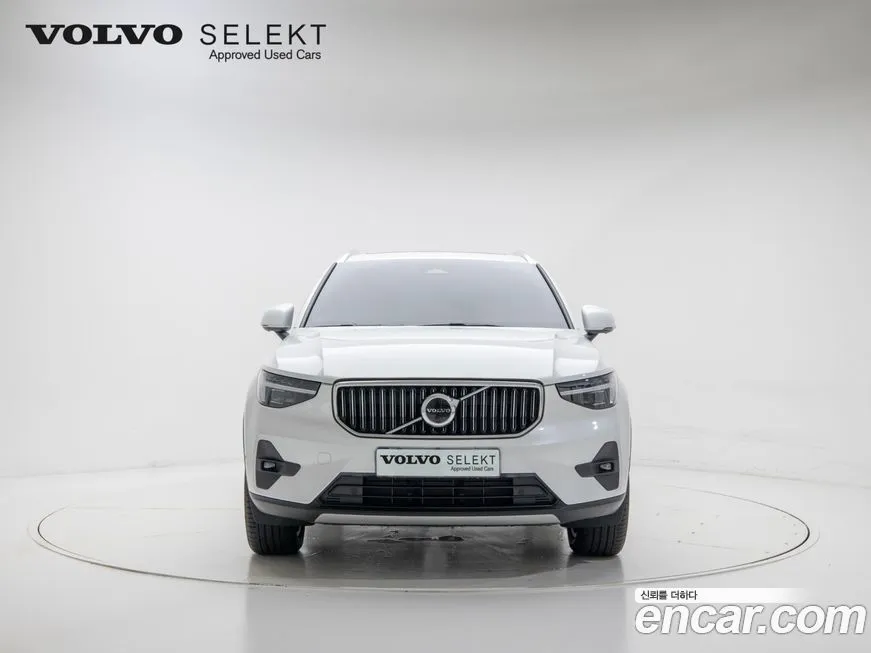 Volvo XC40 — фото 2