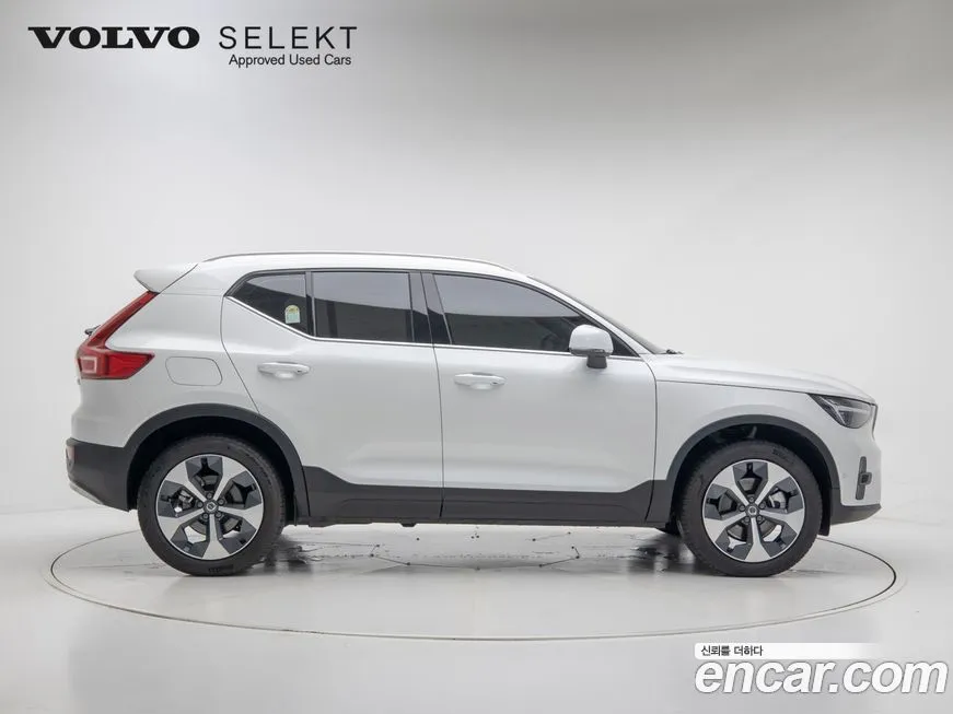 Volvo XC40 — фото 3