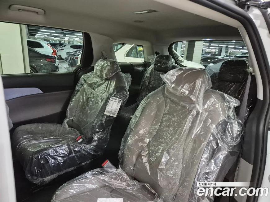 Kia Carnival — фото 10