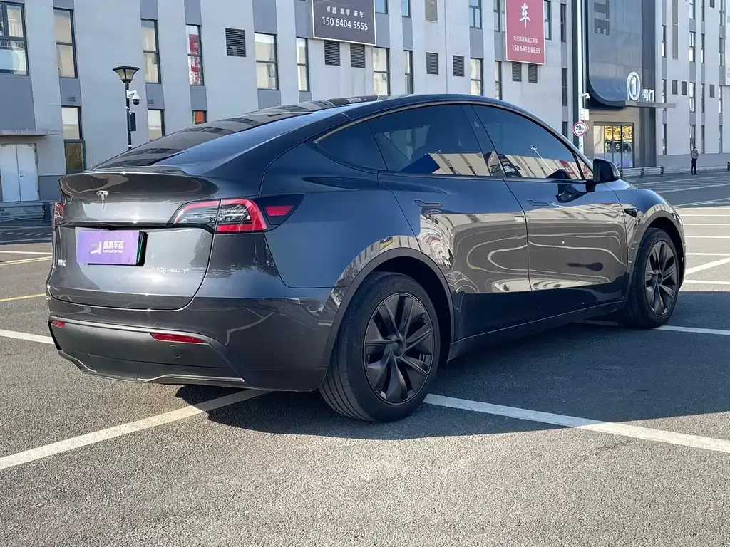 Tesla Model Y 2024 из CN, фото 9