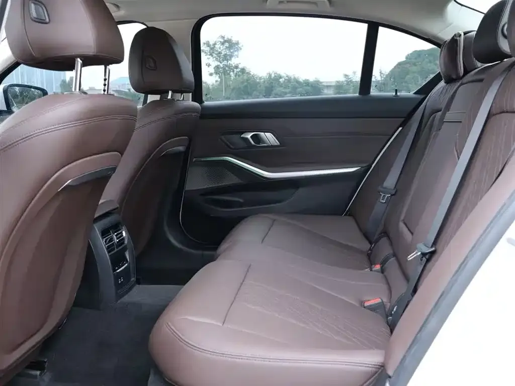 BMW 3 Series 2025 из CN, фото 6