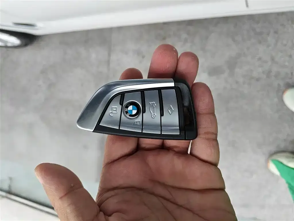 BMW 5 Series 2024 из CN, фото 9