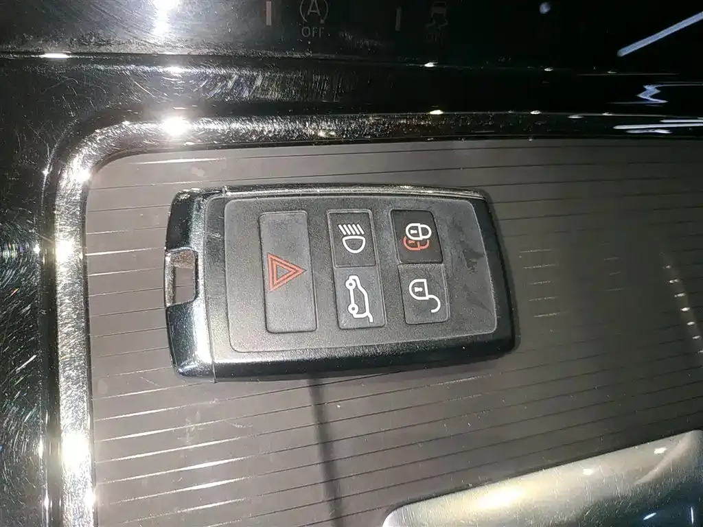 Land Rover Evoque 2023 из CN, фото 9
