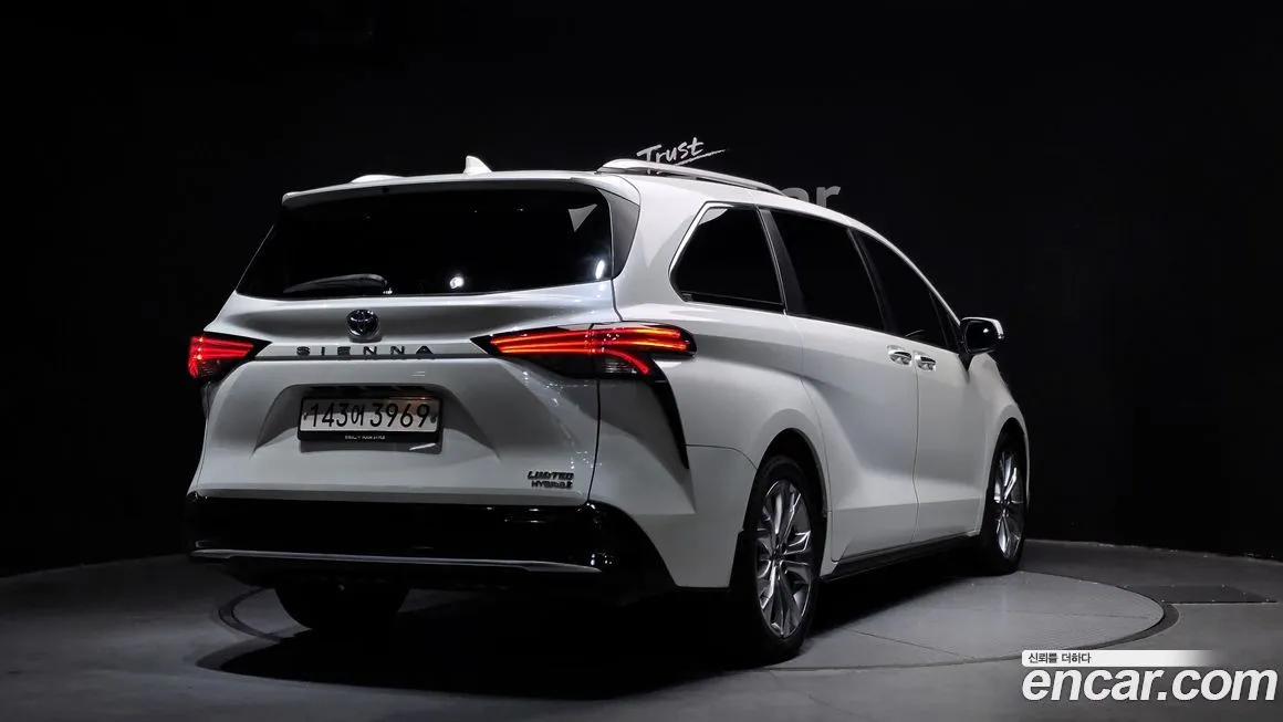 Toyota Sienna 2021 из KR, фото 2