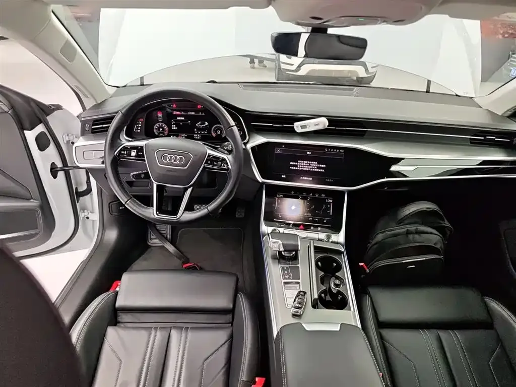 Audi A7 2024 из CN, фото 10