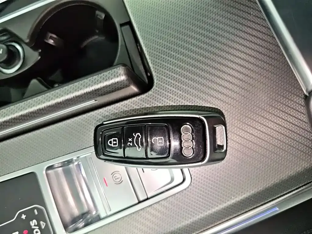 Audi A7 2024 из CN, фото 9