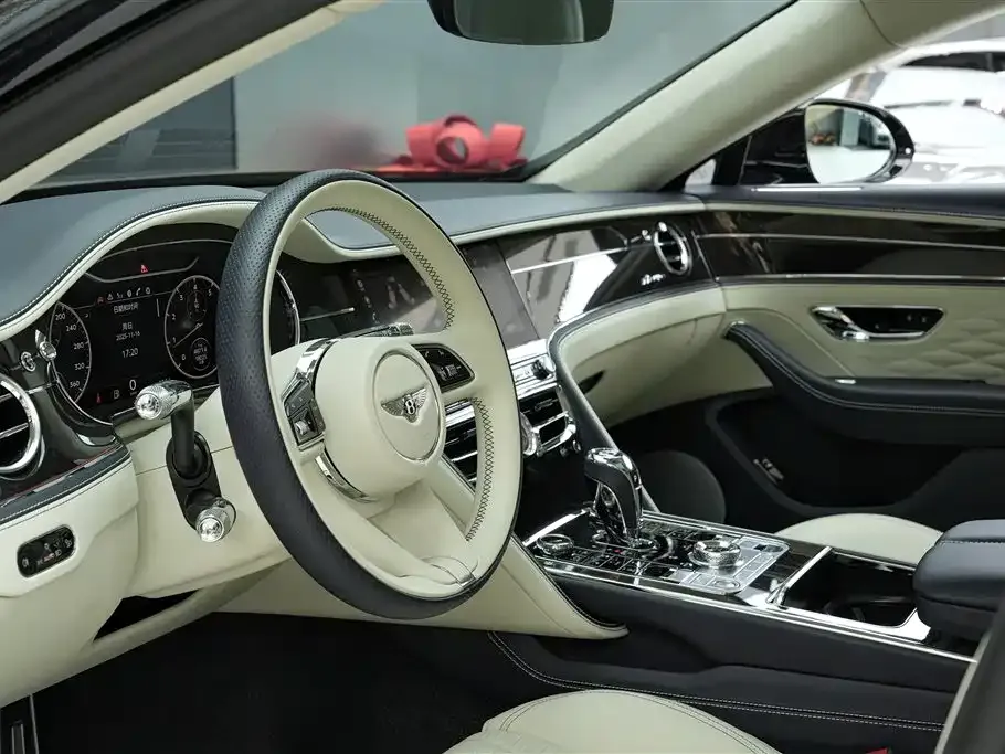 Bentley Flying Spur 2023 из CN, фото 8