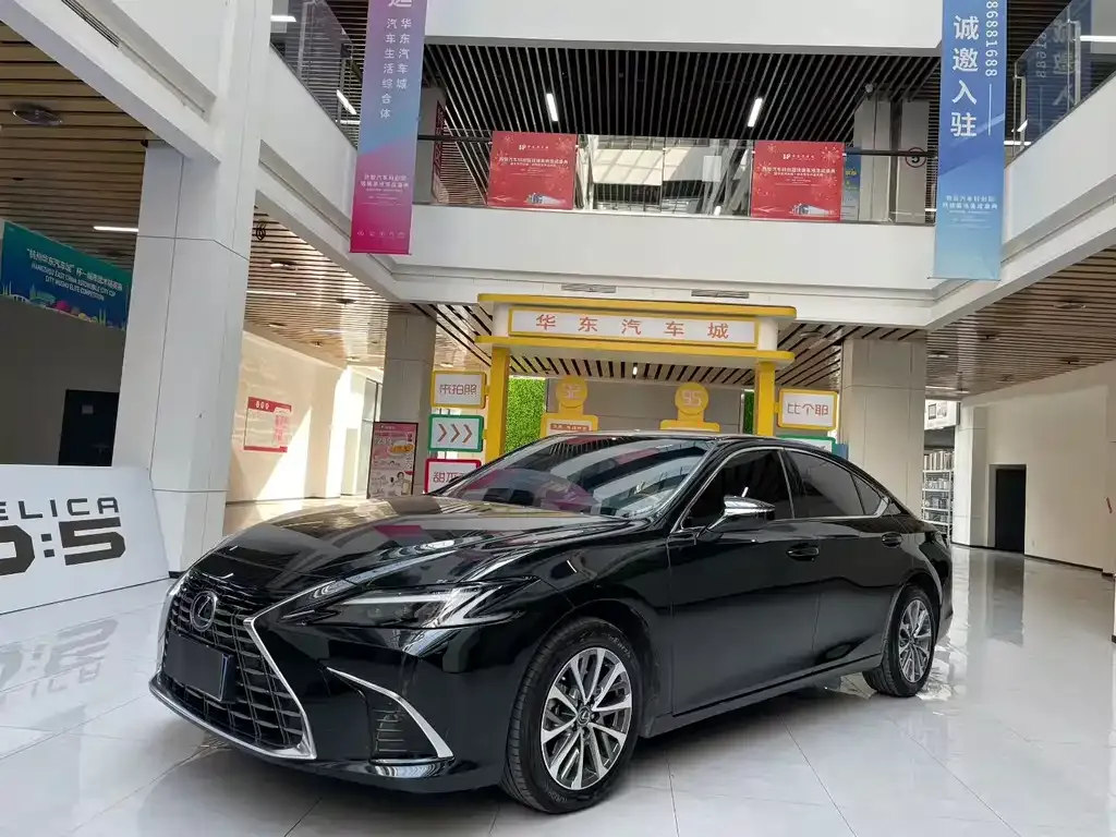 Lexus ES — фото 1