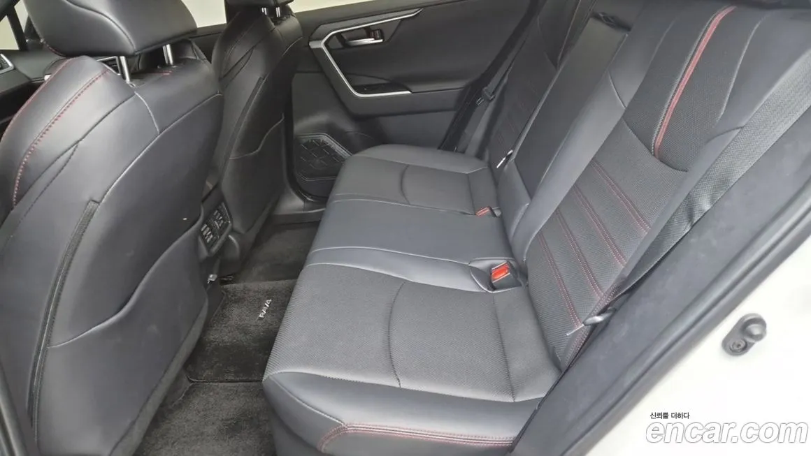 Toyota RAV4 2023 из KR, фото 10