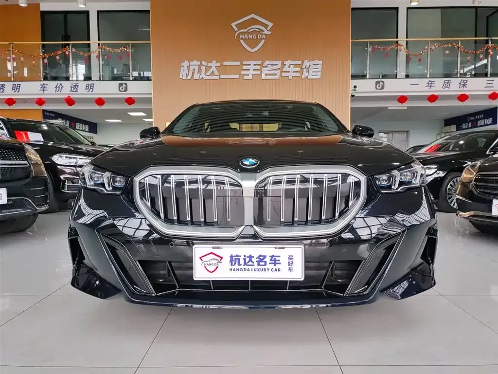 BMW 5 Series 2025 из CN, фото 2