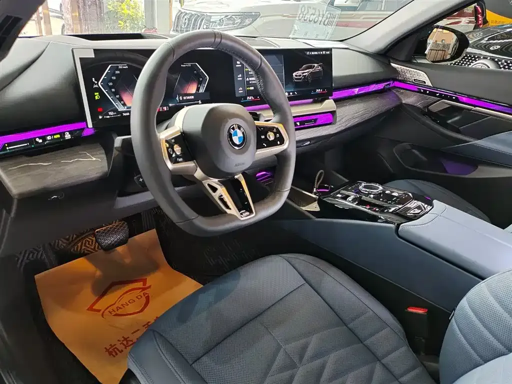BMW 5 Series 2025 из CN, фото 7