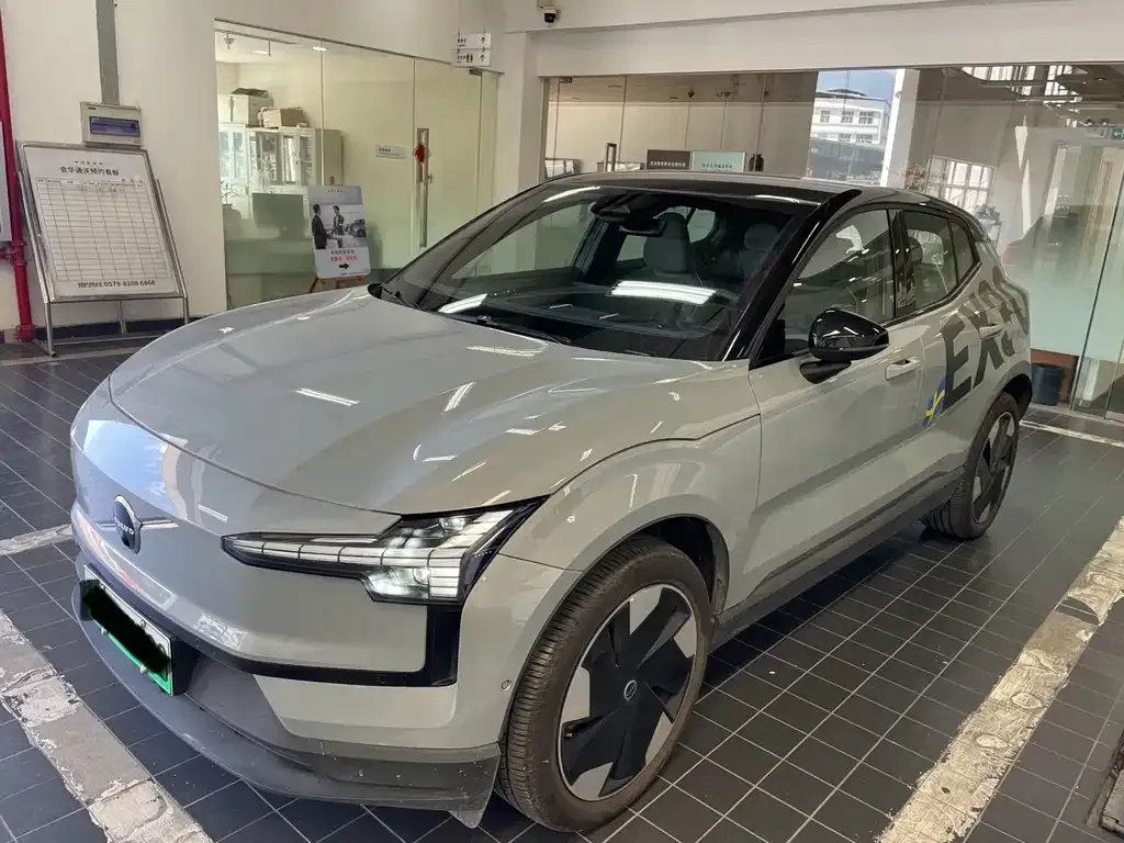 Volvo EX30 2024 из CN, фото 1