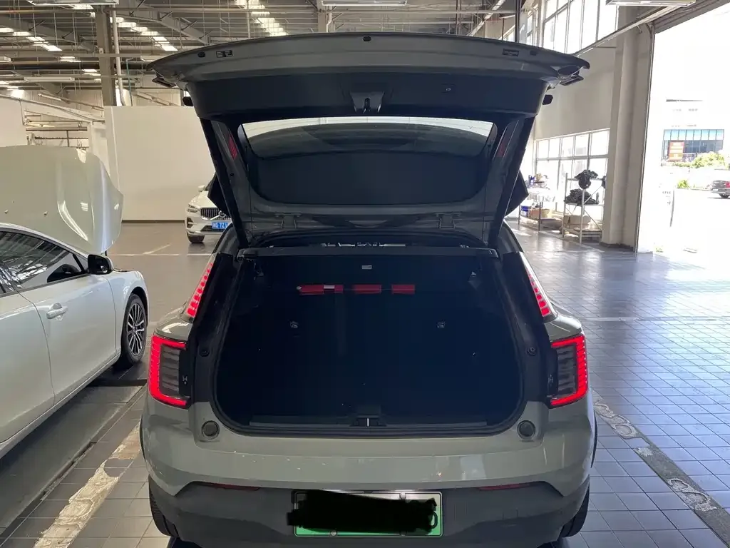 Volvo EX30 2024 из CN, фото 9